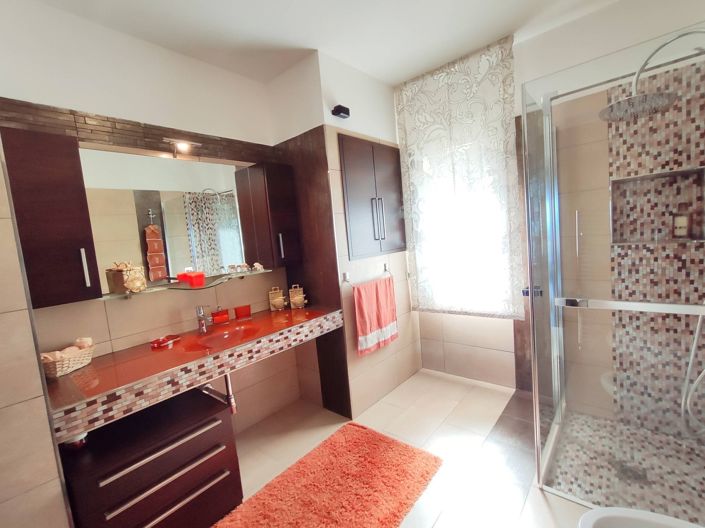 Image No.21-2 Bed Villa for sale