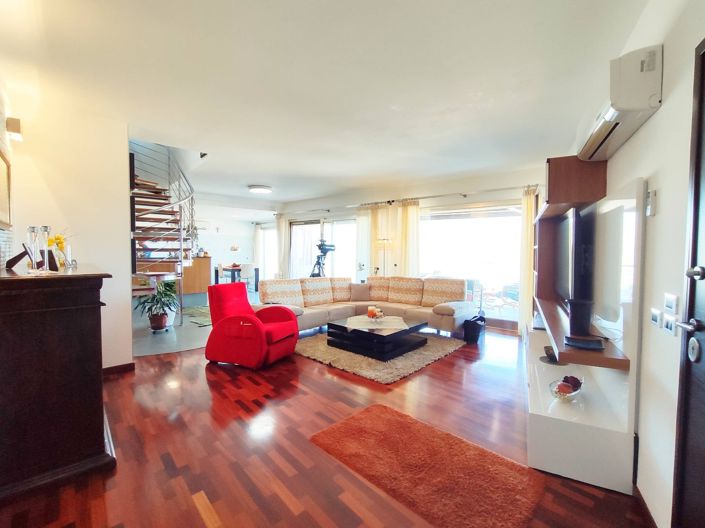 Image No.4-2 Bed Villa for sale