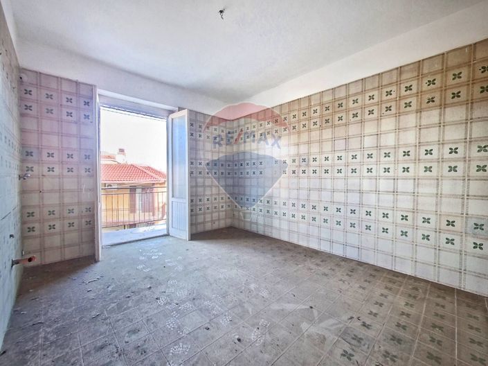 Image No.20-2 Bed Apartment for sale