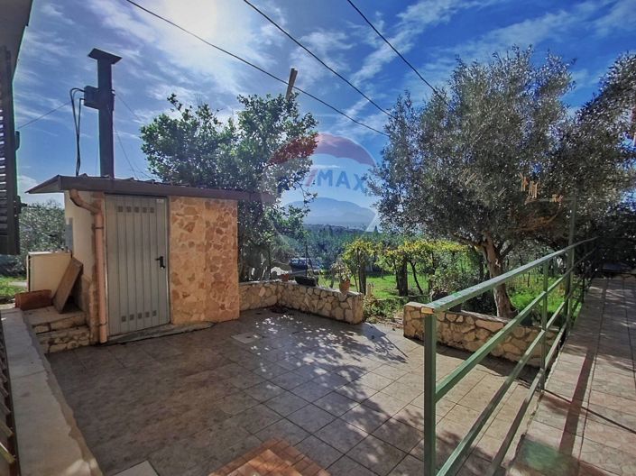 Image No.3-Villa de 4 chambres à vendre à Palermo