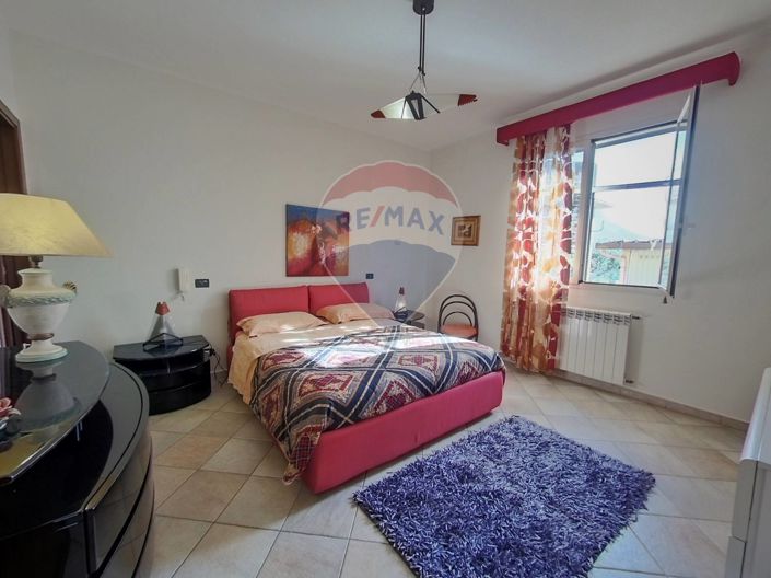 Image No.37-Villa de 4 chambres à vendre à Palermo