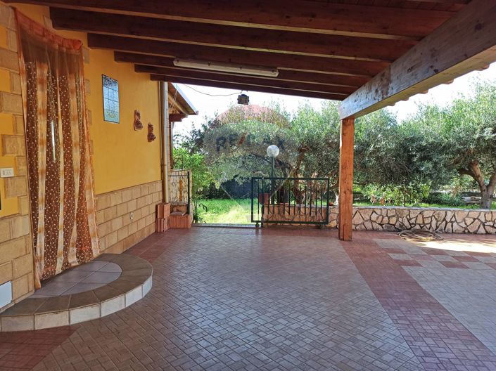 Image No.4-Villa de 4 chambres à vendre à Palermo