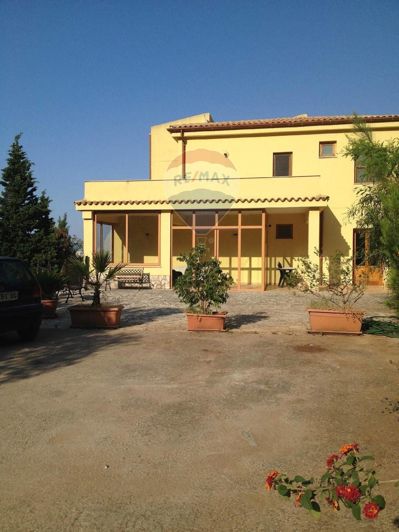 Image No.2-Appartement de 16 chambres à vendre à Castellammare del Golfo