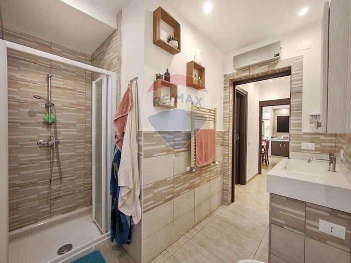 Image No.22-2 Bed Apartment for sale