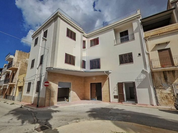 Image No.1-25 Bed Apartment for sale