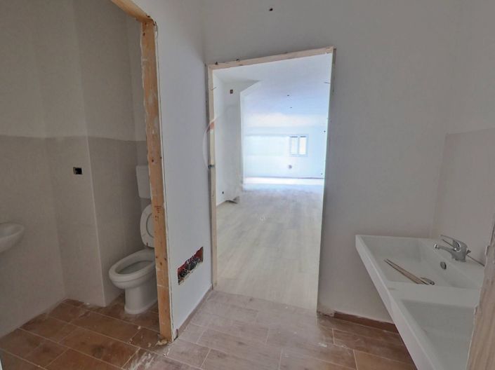 Image No.17-Appartement de 25 chambres à vendre à Palermo