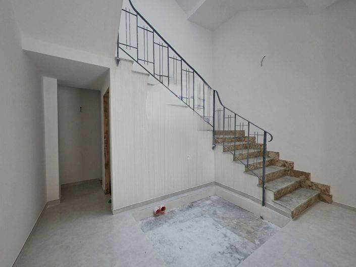 Image No.20-Appartement de 25 chambres à vendre à Palermo