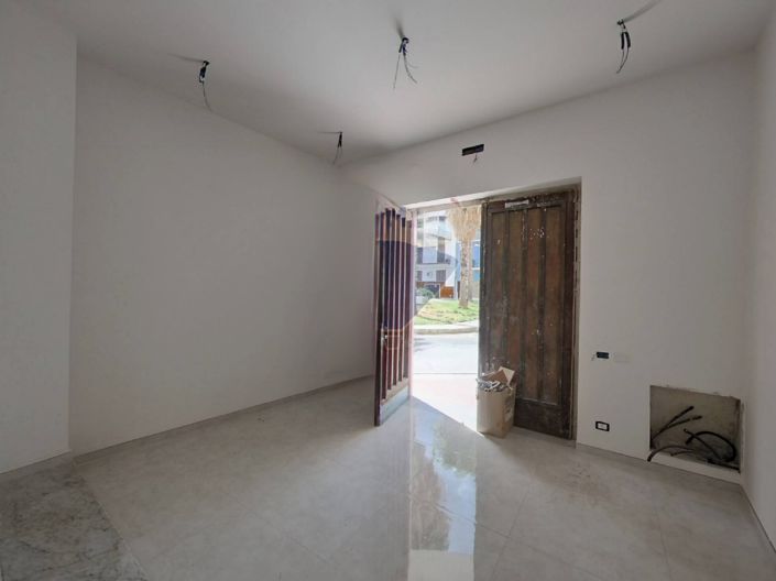 Image No.21-Appartement de 25 chambres à vendre à Palermo