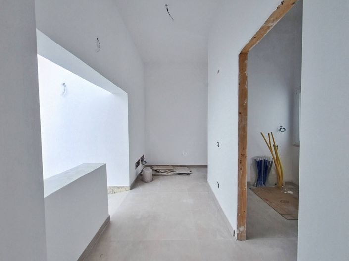 Image No.28-Appartement de 25 chambres à vendre à Palermo