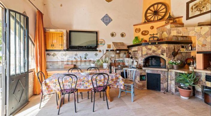 Image No.8-5 Bed Villa for sale