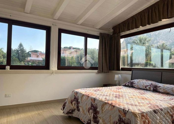 Image No.13-Villa de 3 chambres à vendre à Palermo