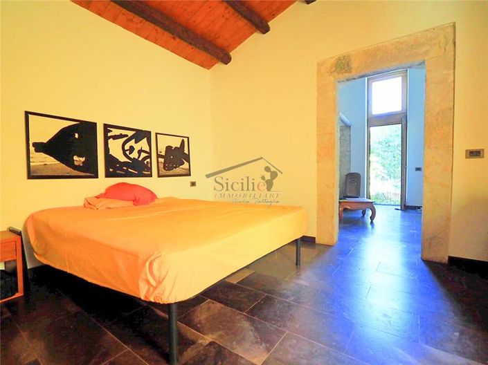 Image No.11-2 Bed Villa for sale