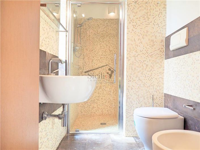 Image No.12-2 Bed Villa for sale