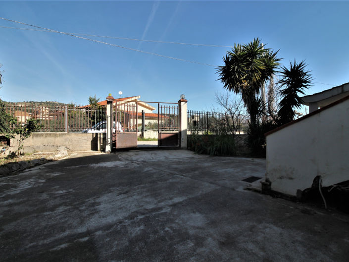 Image No.2-Villa de 4 chambres à vendre à Bagheria