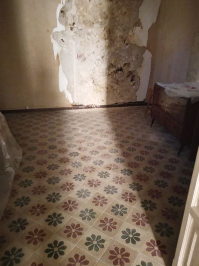 Image No.12-2 Bed House for sale