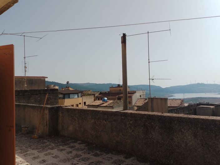 Image No.13-2 Bed House for sale