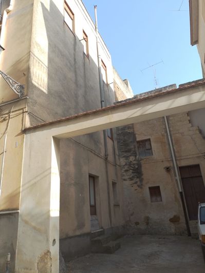 Image No.17-2 Bed House for sale