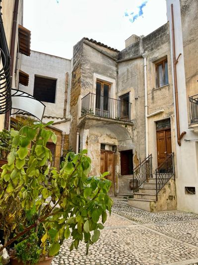 Image No.3-2 Bed House for sale