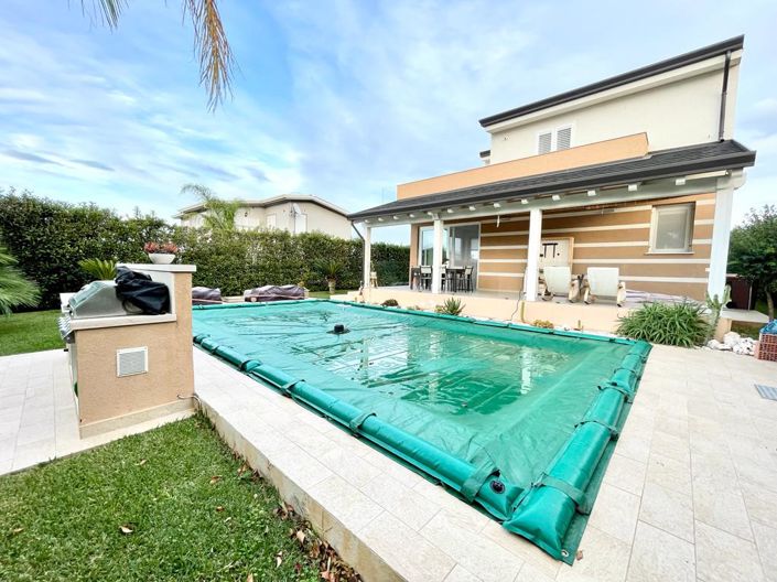 Image No.10-2 Bed Villa for sale