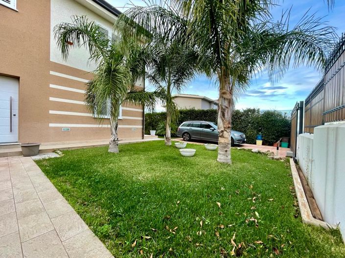 Image No.20-2 Bed Villa for sale