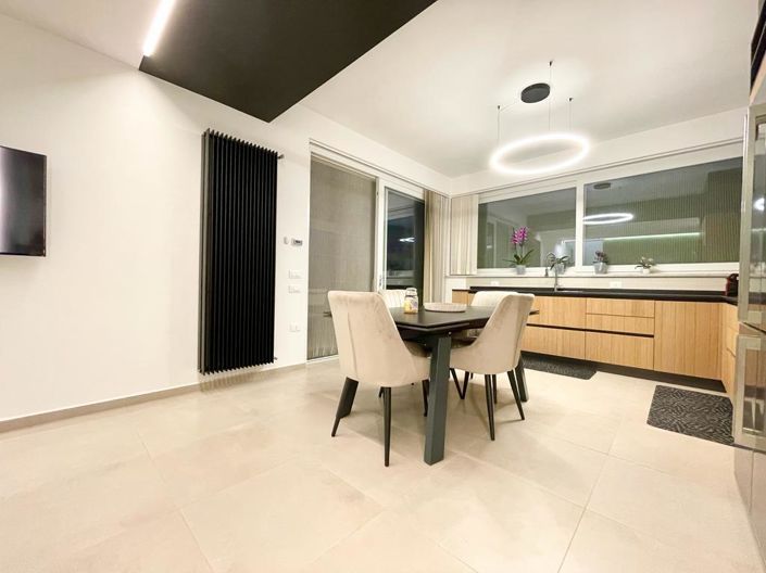 Image No.33-2 Bed Villa for sale