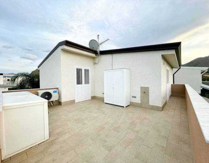 Image No.40-2 Bed Villa for sale