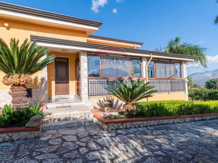 Image No.2-Villa de 4 chambres à vendre à Partinico