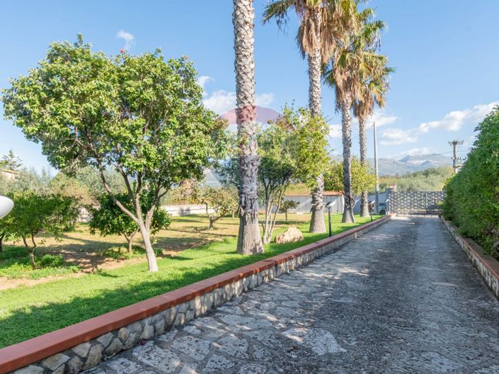 Image No.42-Villa de 4 chambres à vendre à Partinico