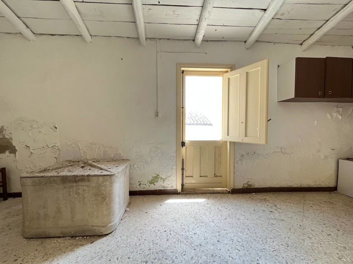 Image No.15-2 Bed House for sale