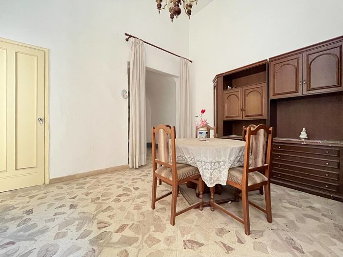 Image No.4-2 Bed House for sale