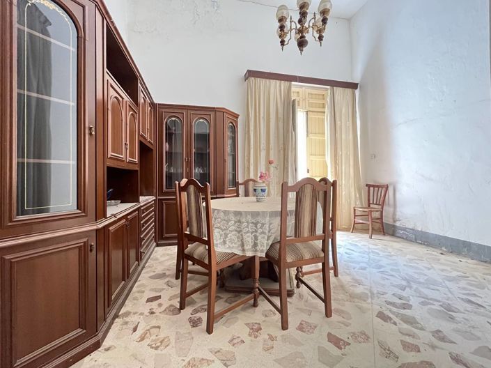 Image No.5-2 Bed House for sale