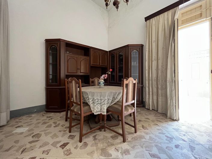 Image No.6-2 Bed House for sale