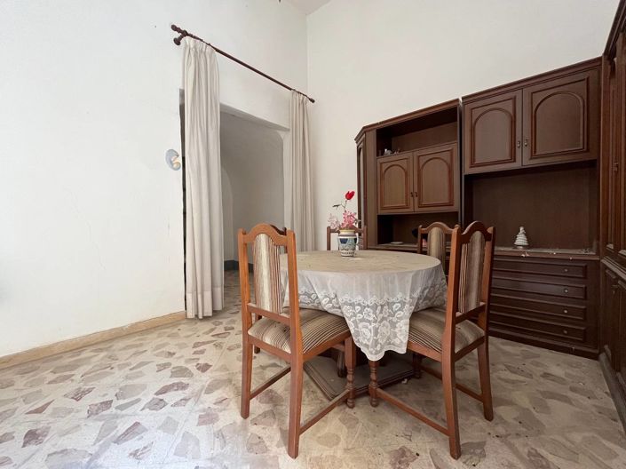 Image No.7-2 Bed House for sale