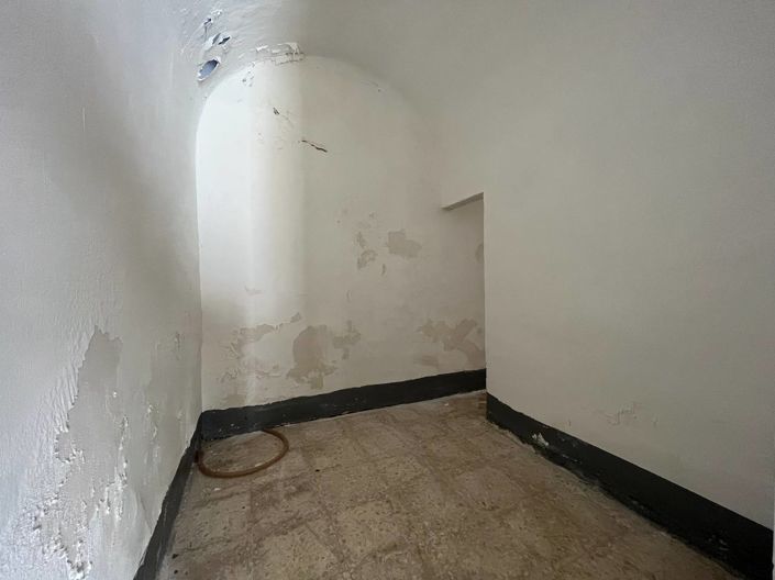 Image No.9-2 Bed House for sale