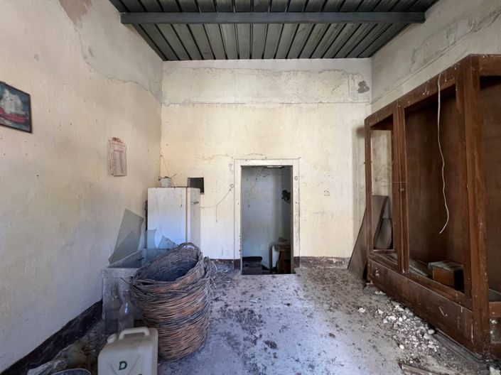 Image No.12-2 Bed House for sale