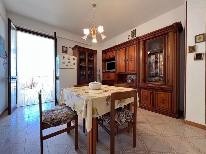 Image No.10-3 Bed Apartment for sale