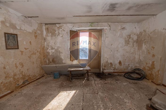 Image No.23-2 Bed House for sale