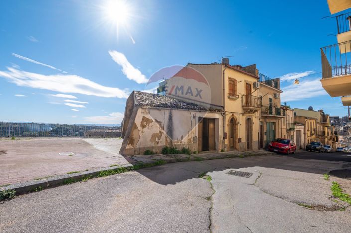 Image No.4-2 Bed House for sale