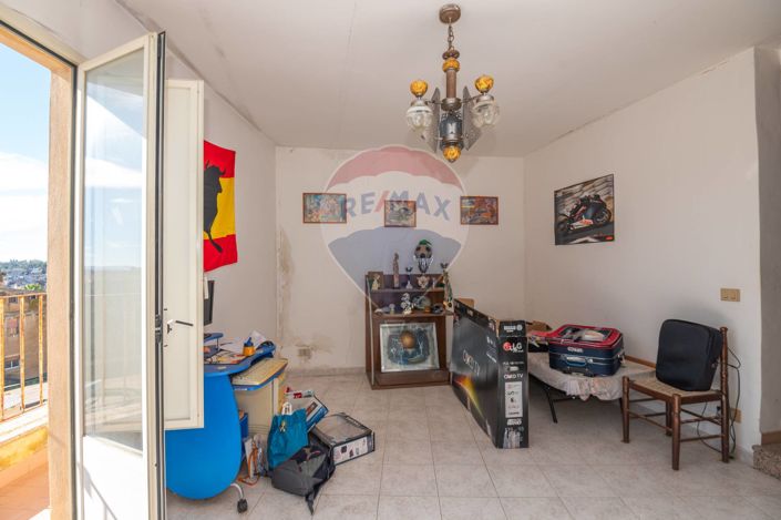 Image No.7-2 Bed House for sale