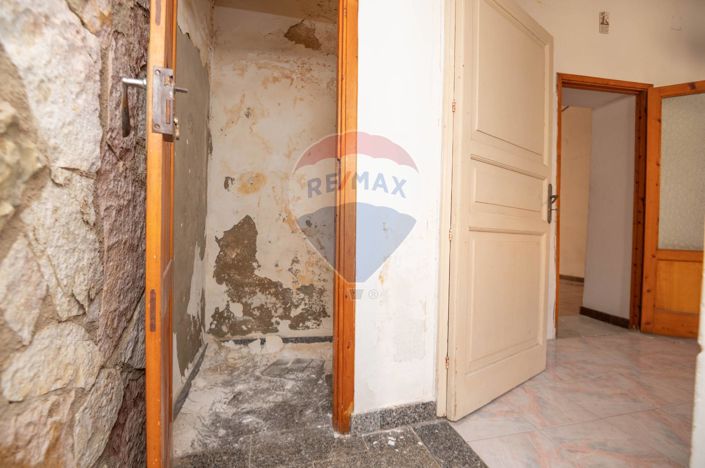 Image No.16-3 Bed House for sale