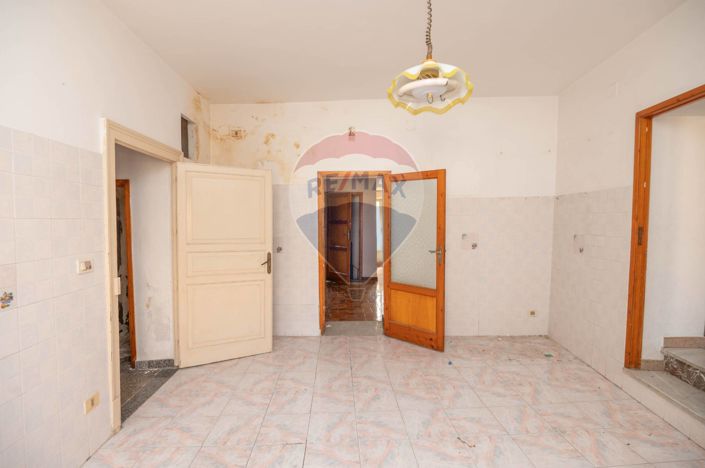 Image No.7-3 Bed House for sale