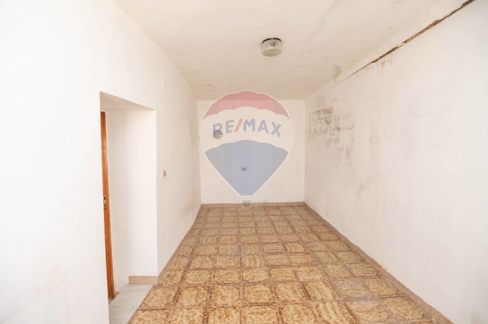 Image No.9-3 Bed House for sale