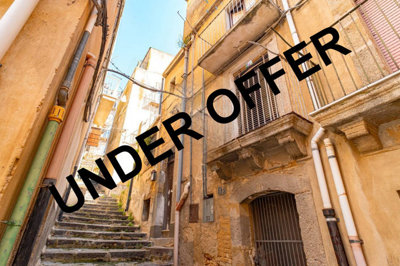 1 - Caltagirone, House