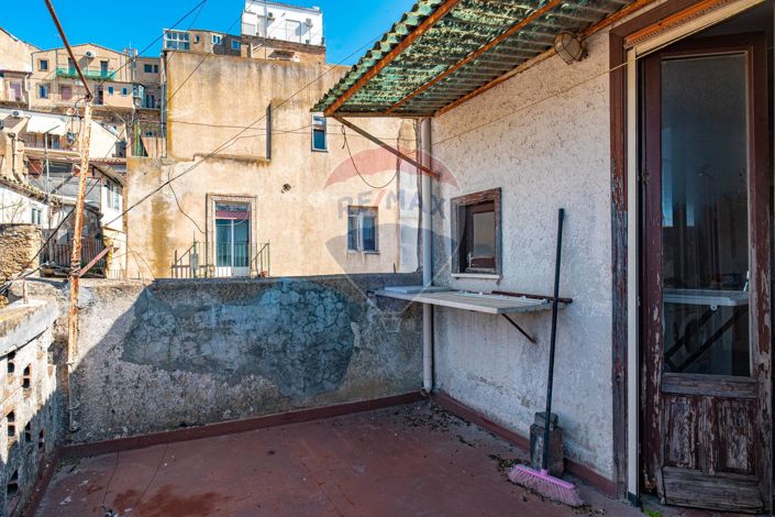 Image No.15-4 Bed House for sale