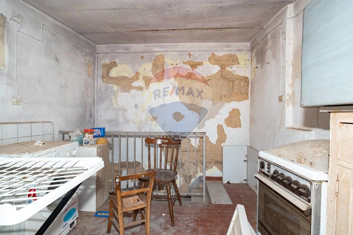 Image No.9-4 Bed House for sale