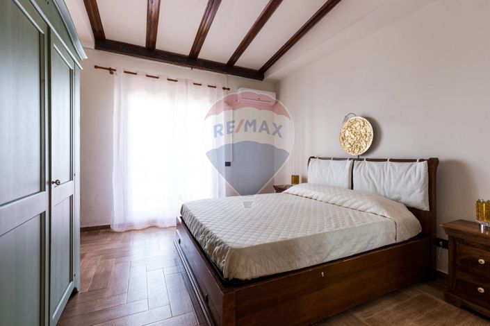 Image No.11-5 Bed Villa for sale