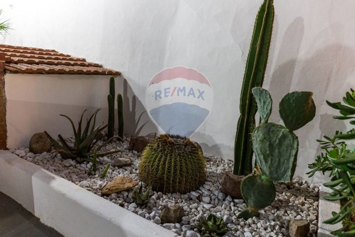 Image No.40-5 Bed Villa for sale