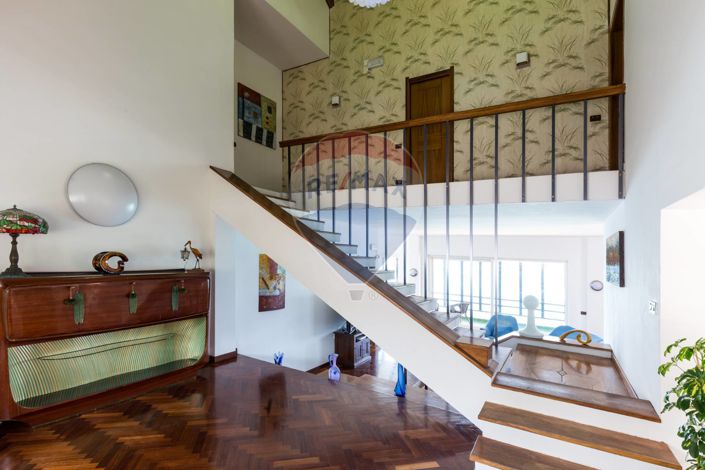 Image No.8-5 Bed Villa for sale