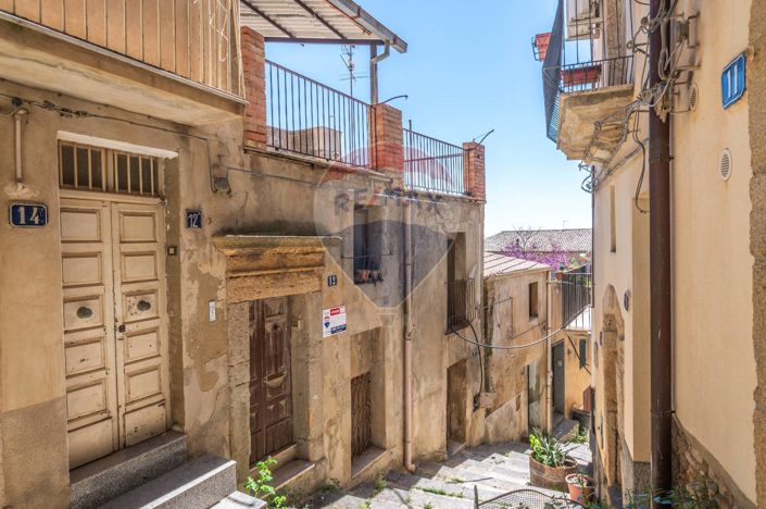 Image No.2-Maison de 2 chambres à vendre à Caltagirone