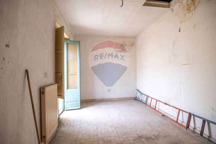 Image No.10-3 Bed Apartment for sale